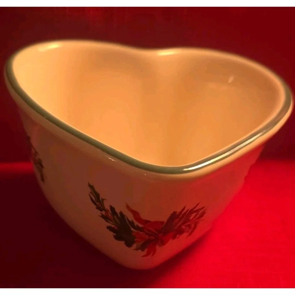 Pfaltzgraff Christmas Heart  Dish 